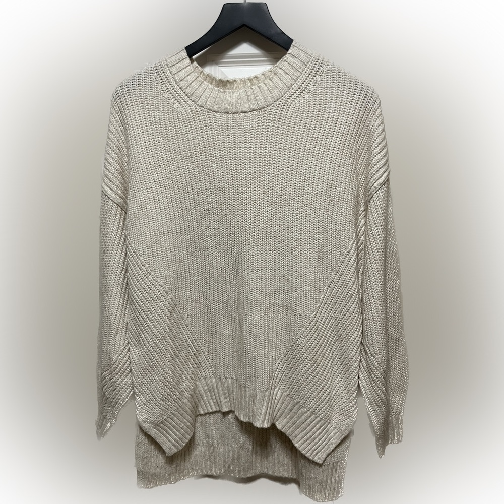 American Eagle Women’s Cream Colored Long Sleeved Sweater